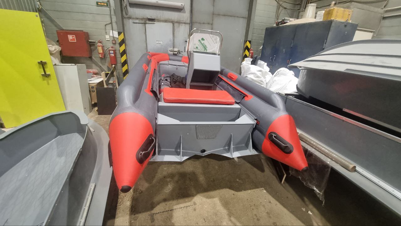 Лодка РИБ Tornado 430S с интегрированным фальшбортом